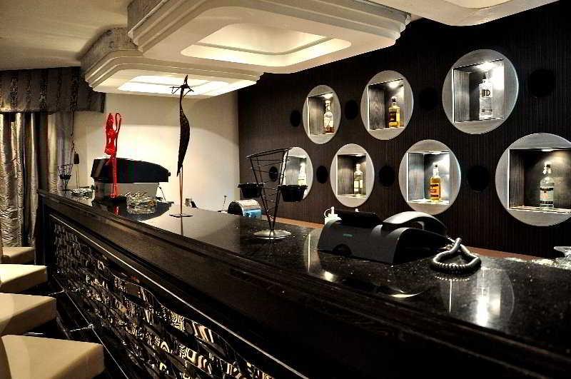 Kaisol Romance Resort Sahl Hasheesh - Adults Only Hurghada Zewnętrze zdjęcie The bar at the 2011 Cannes Film Festival